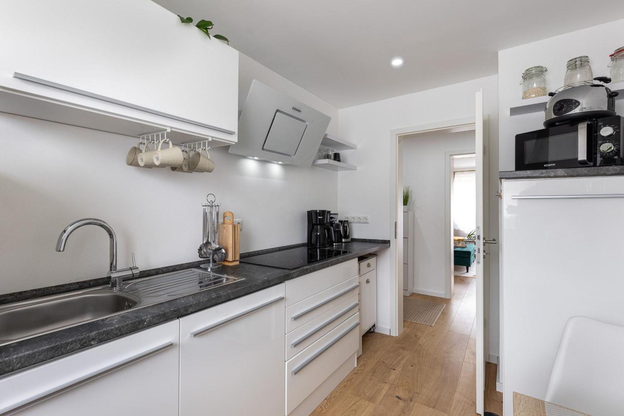Schoenes, Modernes Apartment Mit Zwei Schlafzimmern - Zentral Mit Balkon Fuer 6 Personen Montabaur Esterno foto