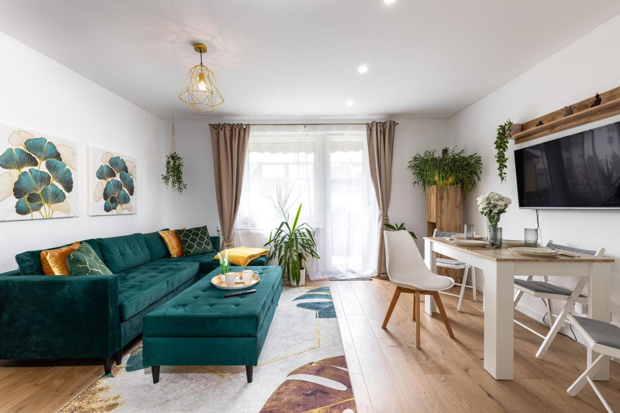 Schoenes, Modernes Apartment Mit Zwei Schlafzimmern - Zentral Mit Balkon Fuer 6 Personen Montabaur Esterno foto