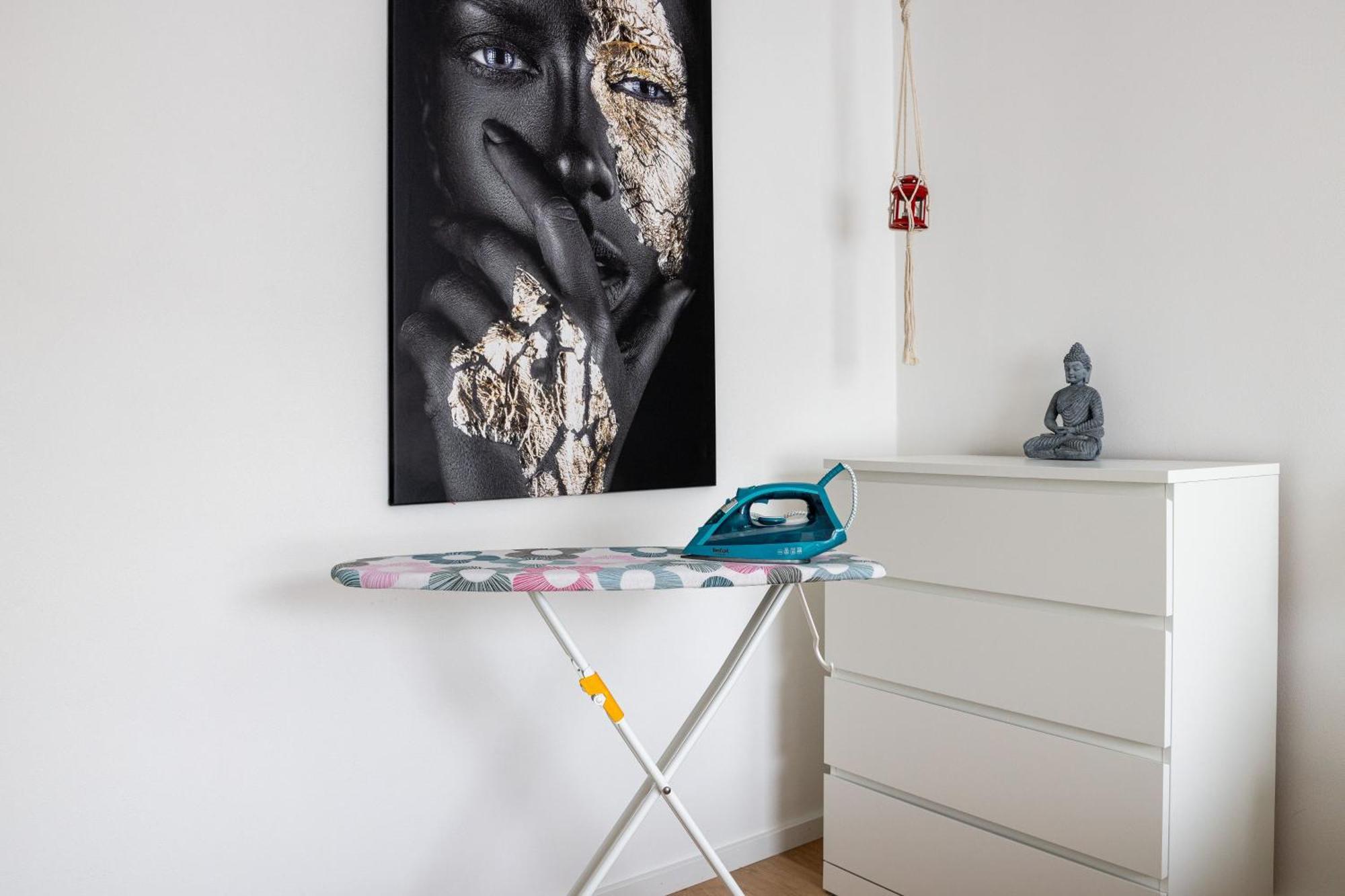 Schoenes, Modernes Apartment Mit Zwei Schlafzimmern - Zentral Mit Balkon Fuer 6 Personen Montabaur Esterno foto