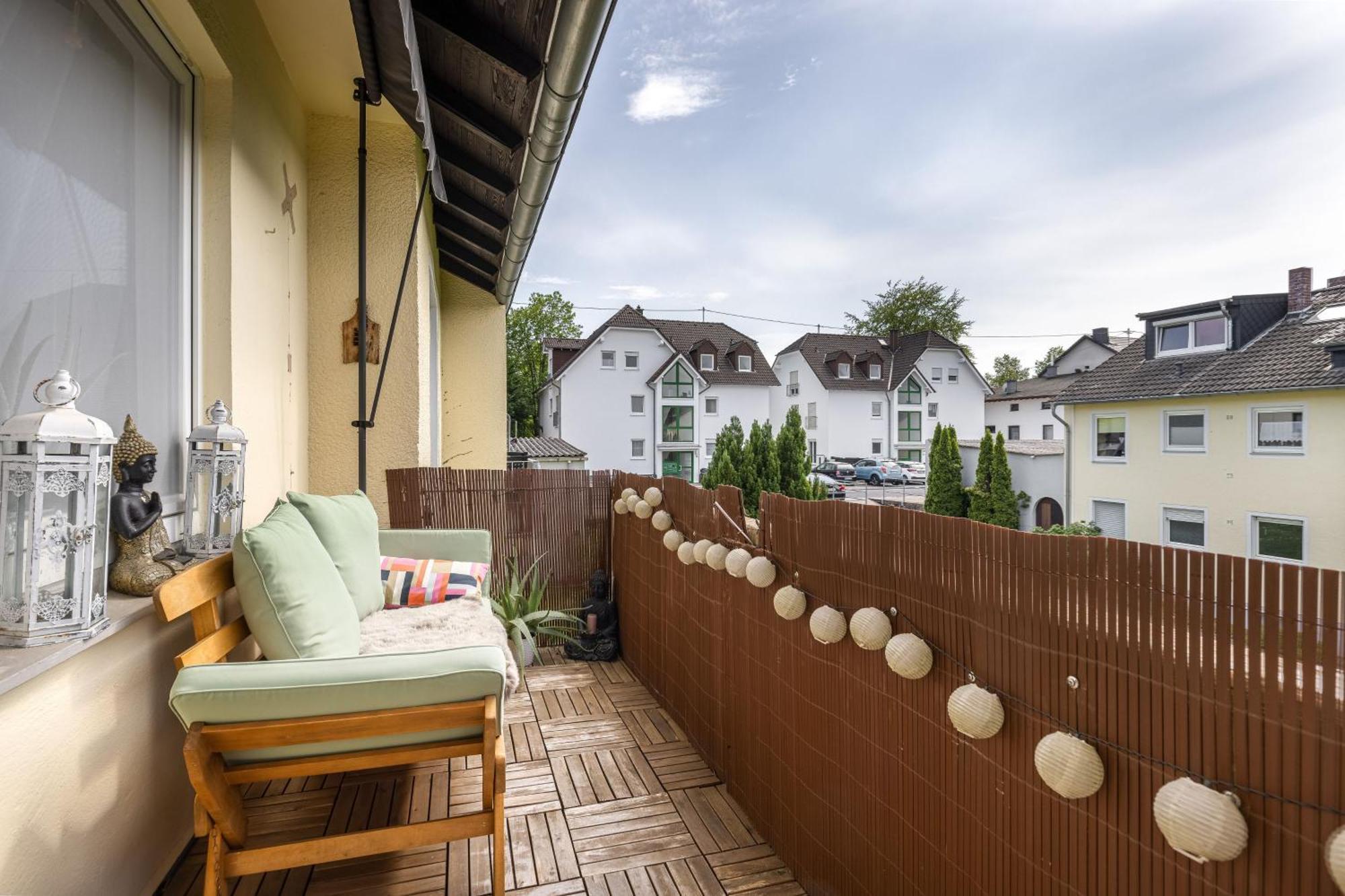 Schoenes, Modernes Apartment Mit Zwei Schlafzimmern - Zentral Mit Balkon Fuer 6 Personen Montabaur Esterno foto